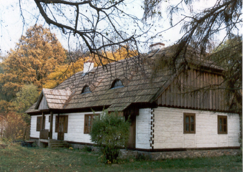 Zabytkowy dworek w Badowo M�ciskach