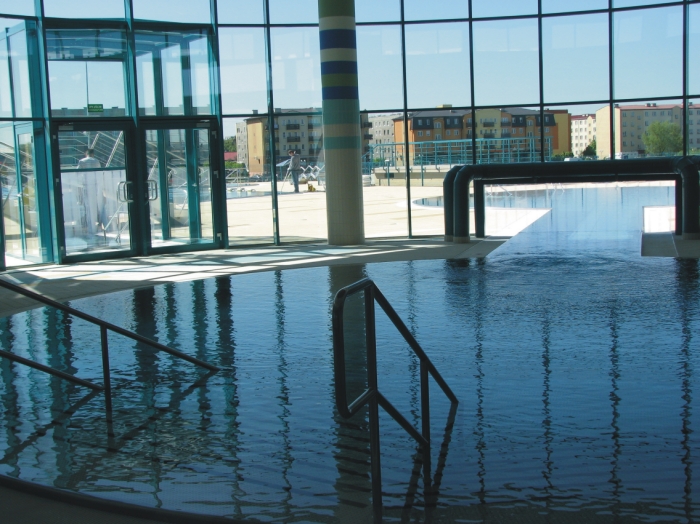 TERMY: basen wewn�trzny z wod� termaln�