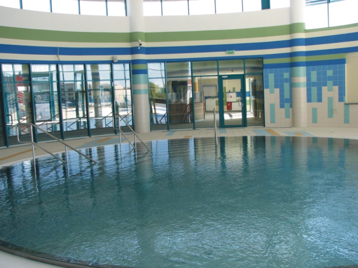 TERMY: basen wewn�trzny z wod� termaln�