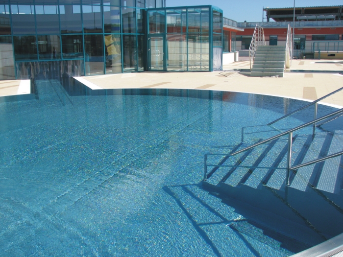 TERMY: widok na zewn�trzny basen termalny 